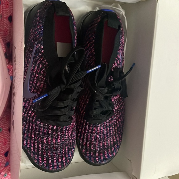 2019 Metallic Vapormax sneakers - Picture 8 of 10